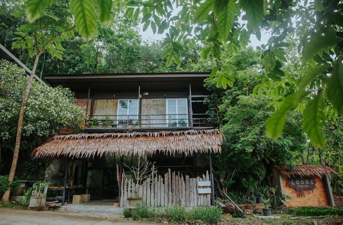 Lodge Phang Nga Boutique Exterior photo