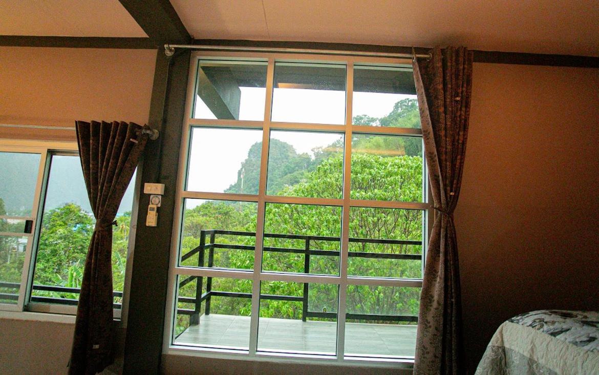 Lodge Phang Nga Boutique Exterior photo