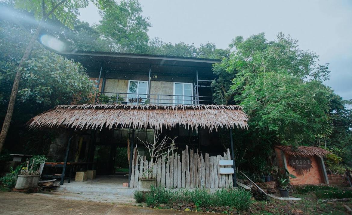 Lodge Phang Nga Boutique Exterior photo