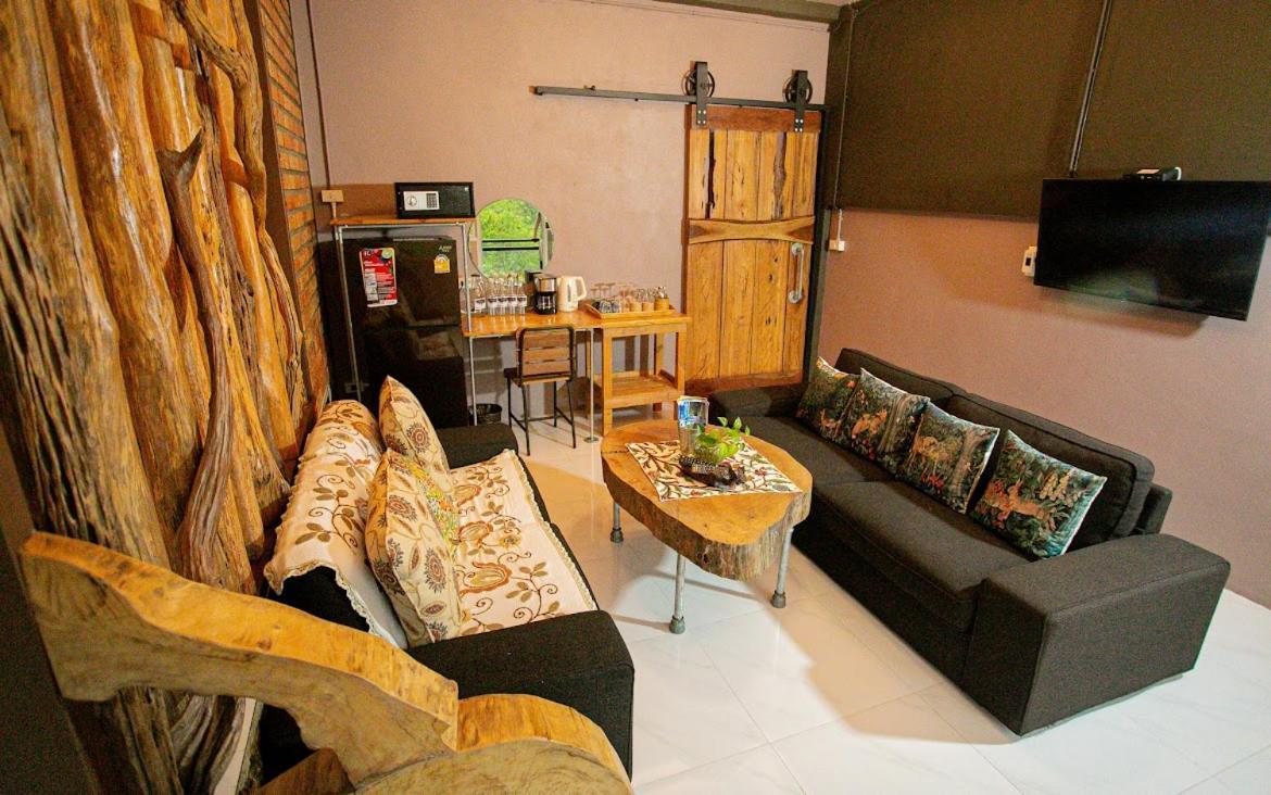 Lodge Phang Nga Boutique Exterior photo